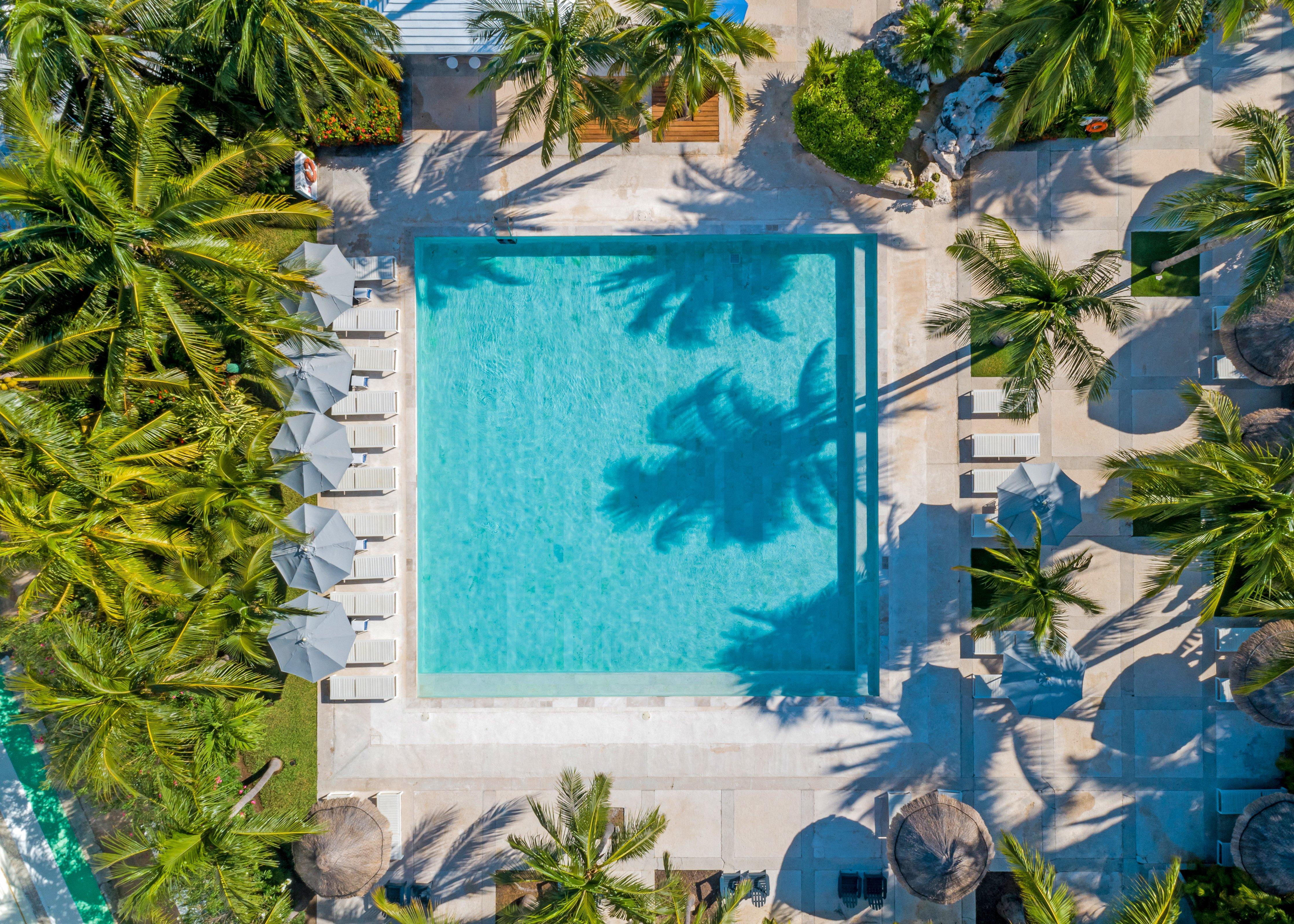 Presidente Intercontinental Cancun Resort Bagian luar foto Aerial view of the pool at the Hotel