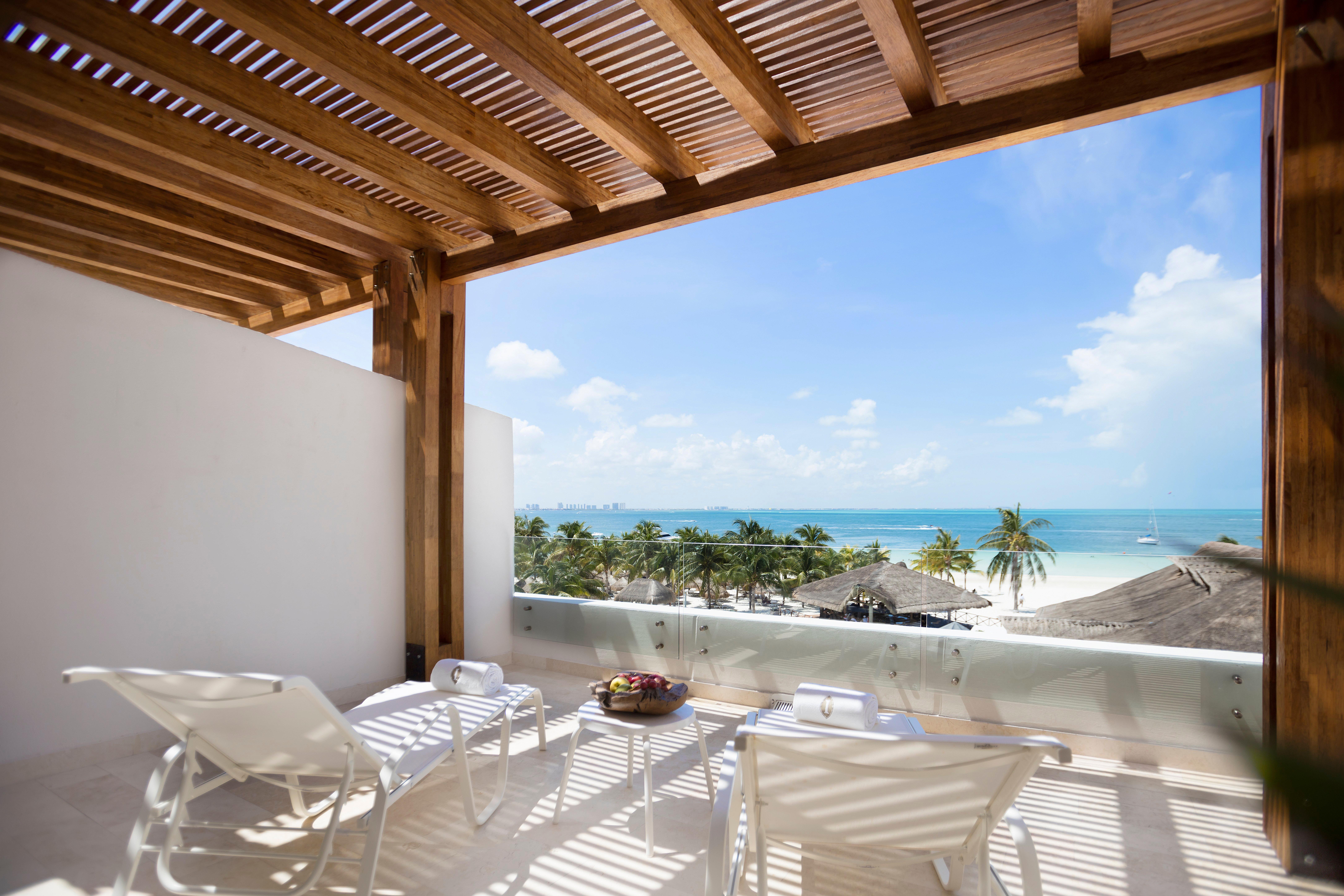 Presidente Intercontinental Cancun Resort Bagian luar foto A view from a room at the Grand at Moon Palace