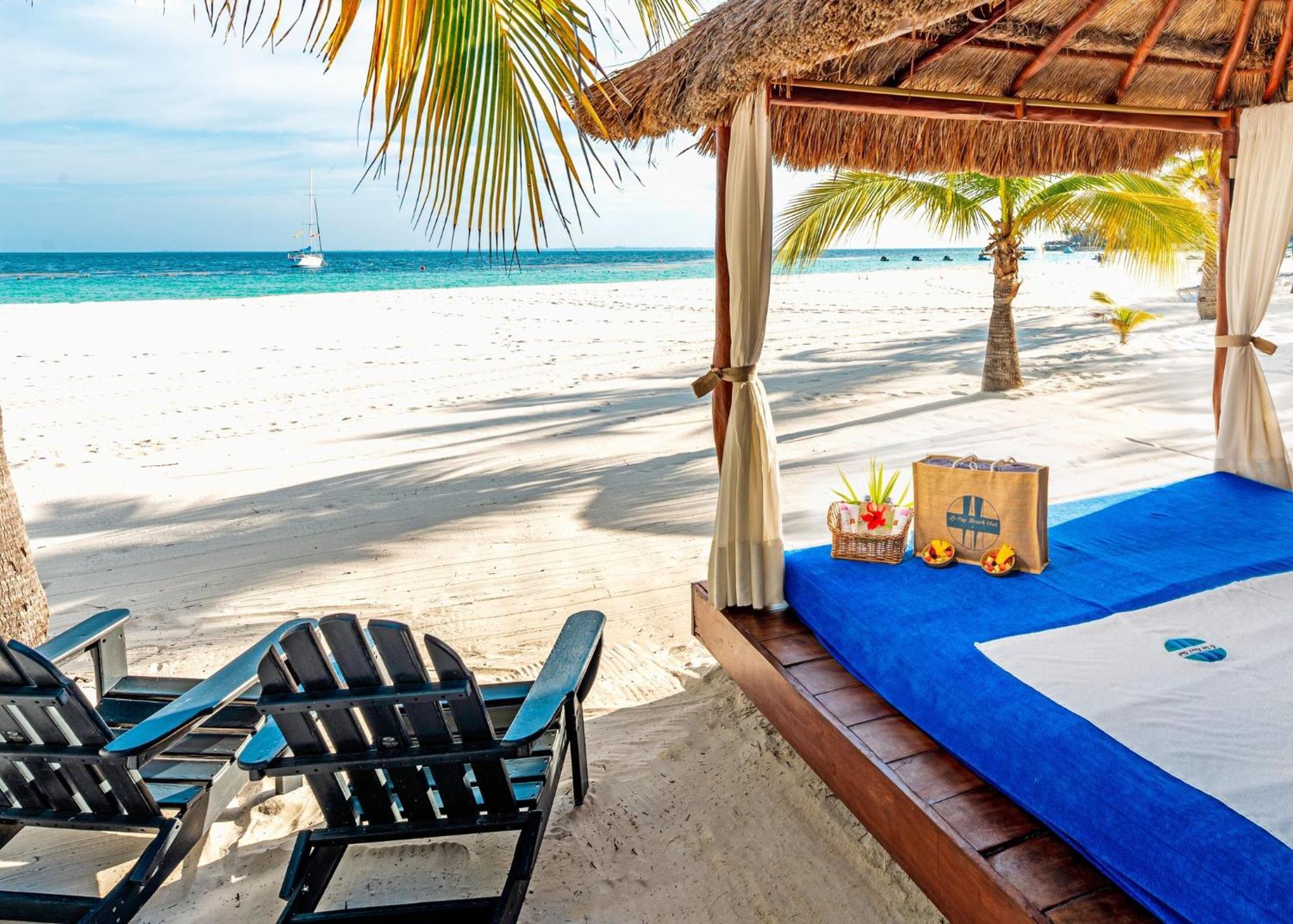 Presidente Intercontinental Cancun Resort Bagian luar foto Beach at the Grand Palladium Hotel