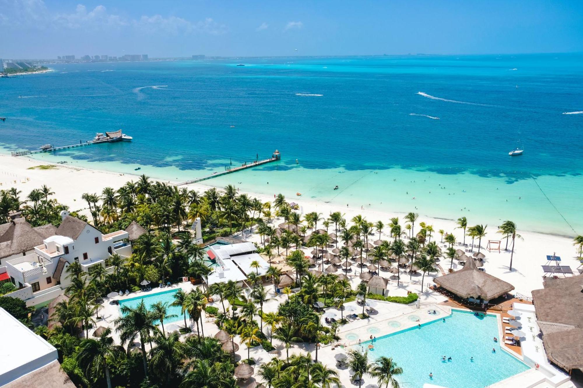 Presidente Intercontinental Cancun Resort Bagian luar foto Aerial view of the beach at the Grand at Moon Palace