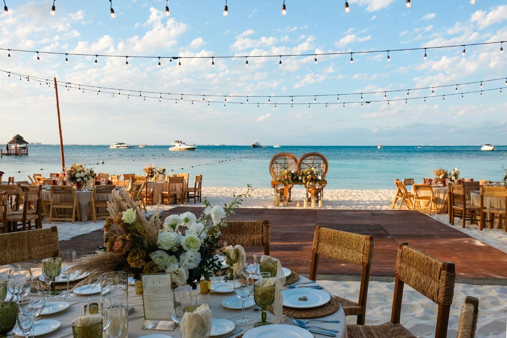 Presidente Intercontinental Cancun Resort Bagian luar foto Beach wedding reception