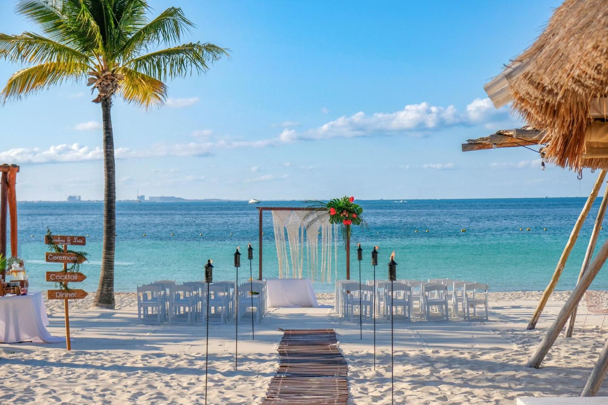 Presidente Intercontinental Cancun Resort Bagian luar foto Beach at the Grand Palladium Hotel